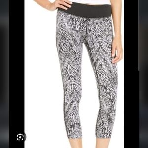 WOMENS SOULCYCLE NIKE WORKOUT CAPRI PANTS SIZE XS